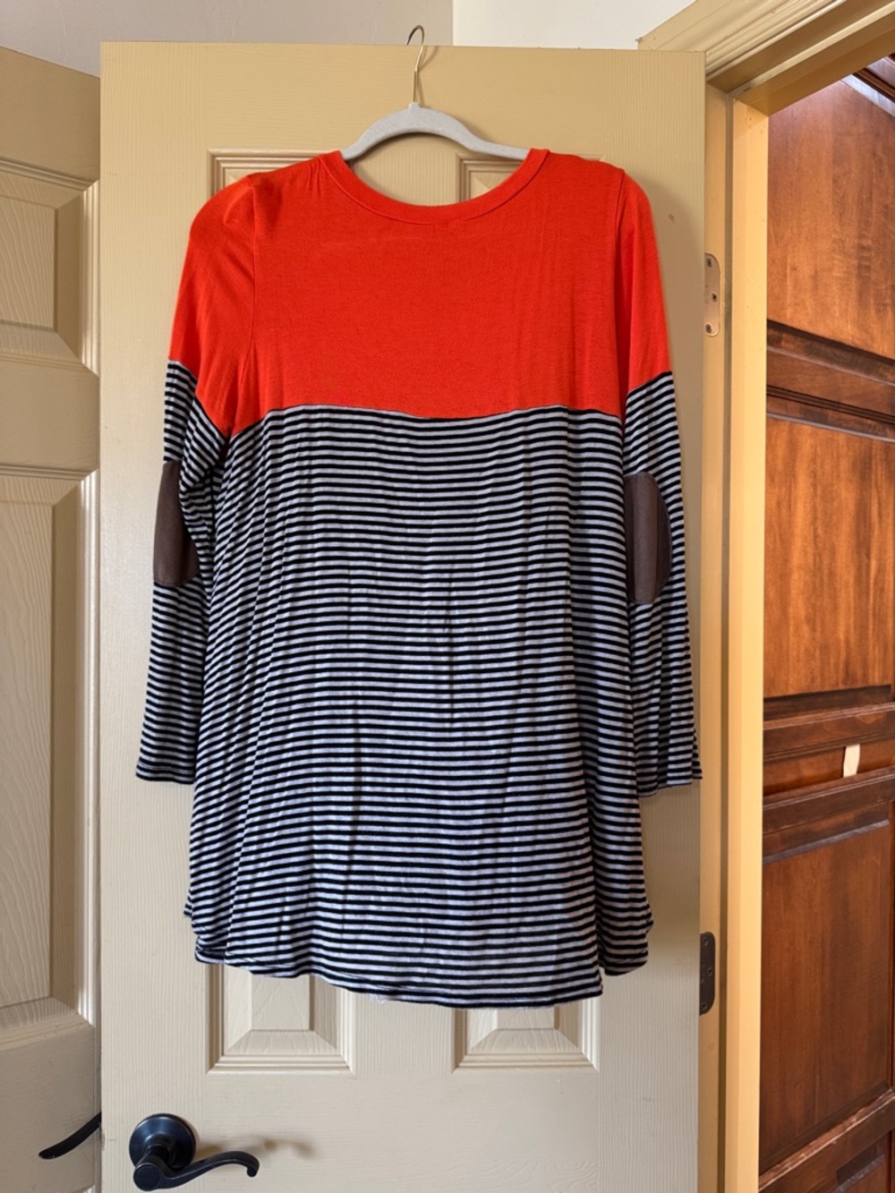 Women’s Colorblock V-Neck Striped Tunic Top - Orange/Black - Picture 2 of 2